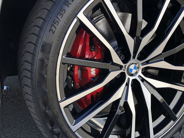 X5 M60i xDrive RHD