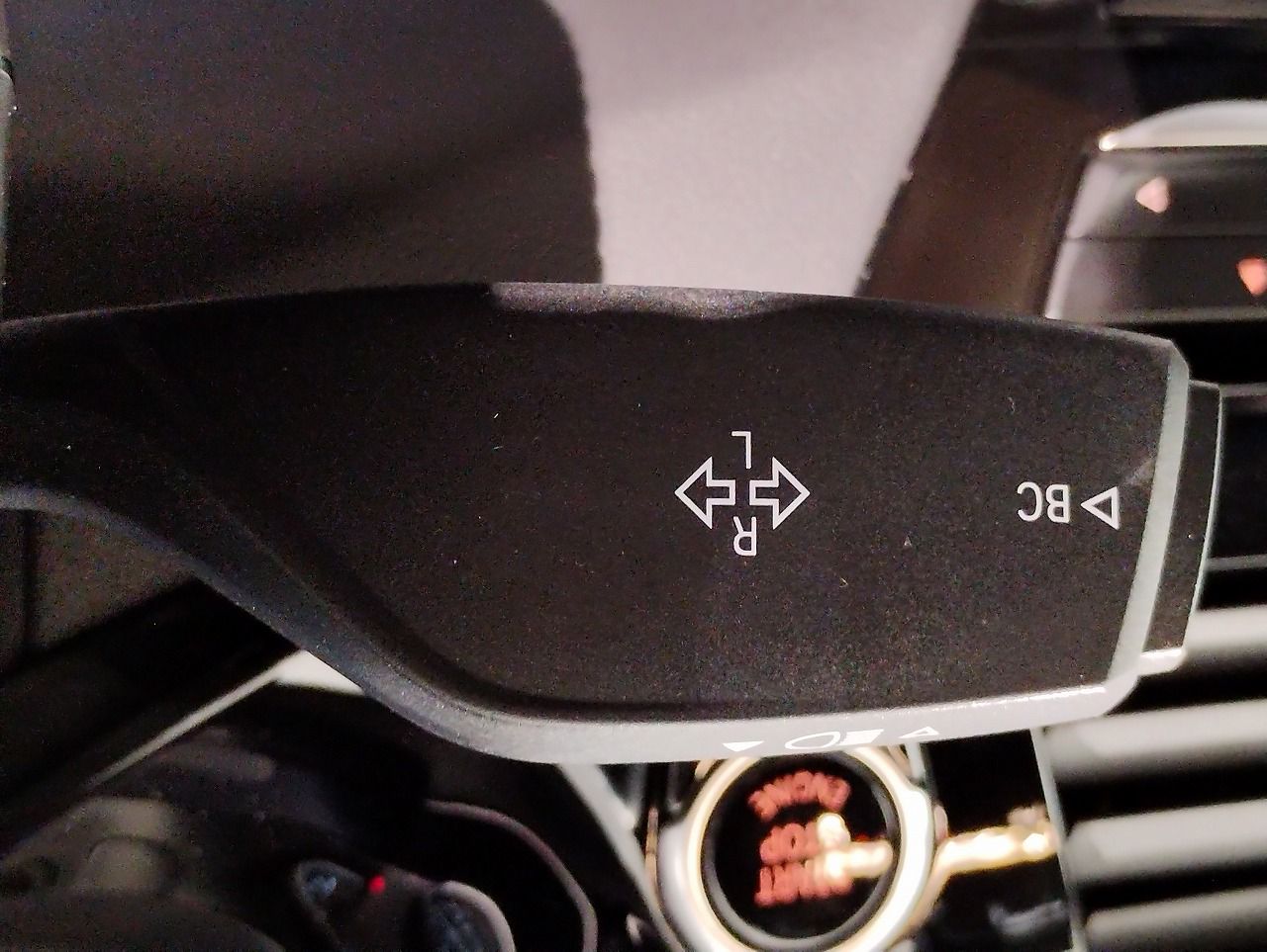 523I