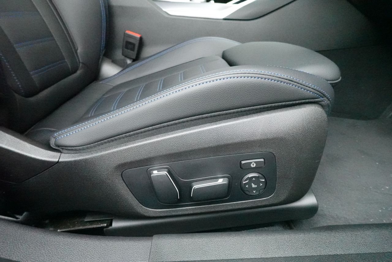 320d xDrive Berline RHD