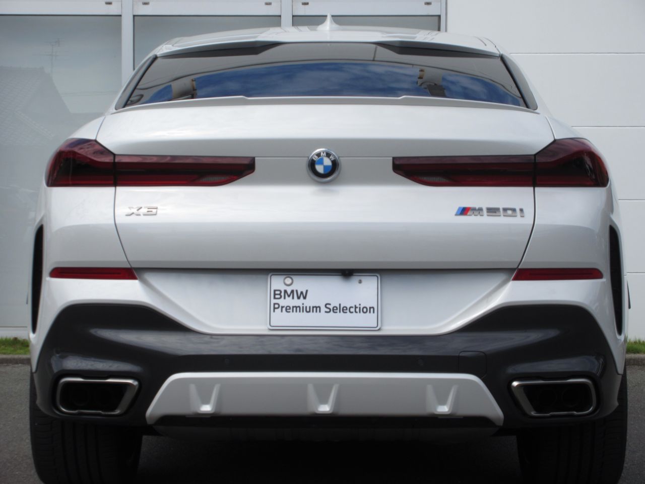 X* M50i RHD