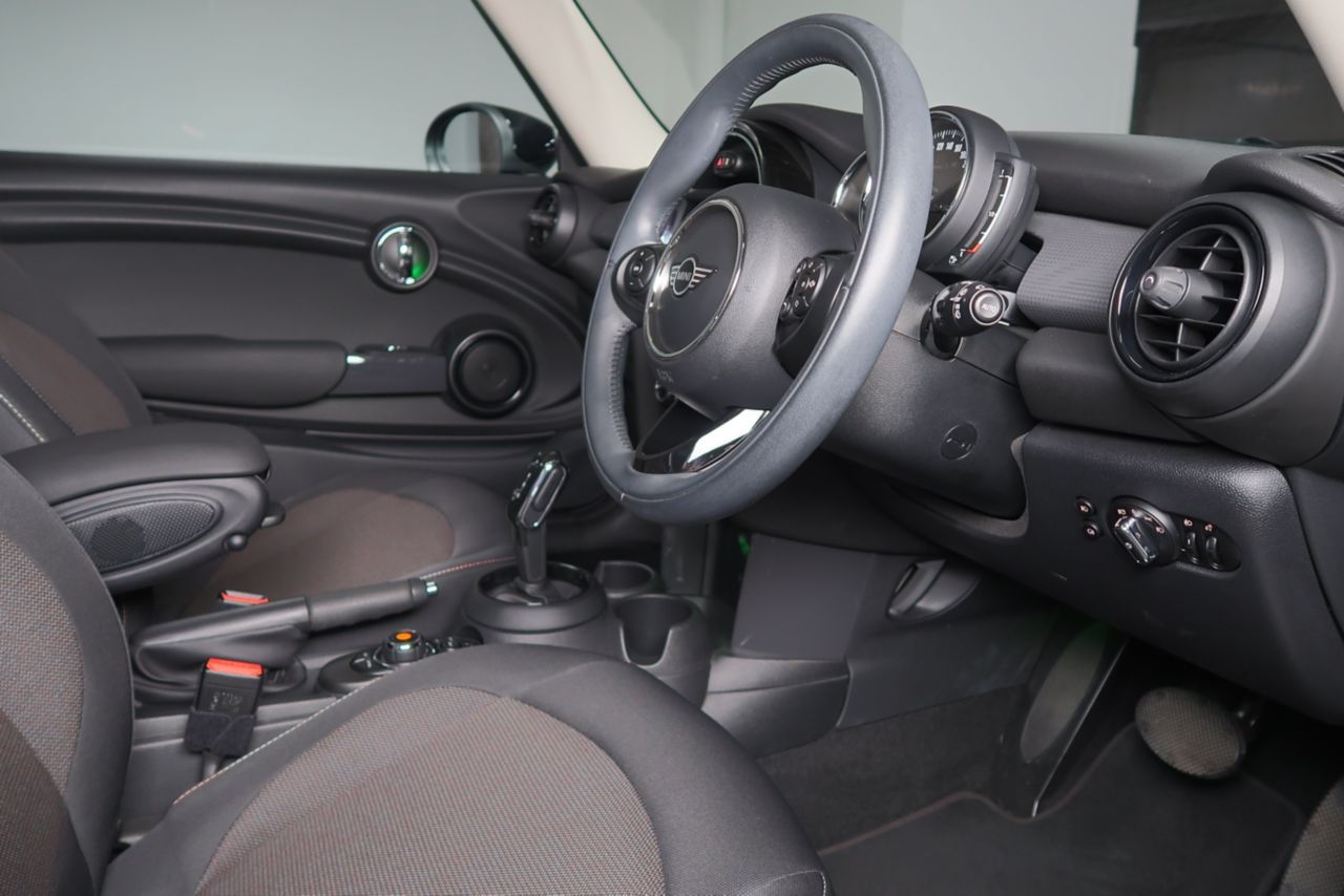 F56 MINI Cooper 3-Door Hatch LCI