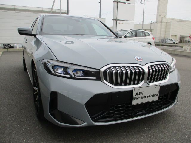 320d xDrive Berline RHD