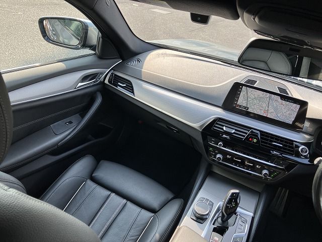 G20 320i Saloon RHD TU