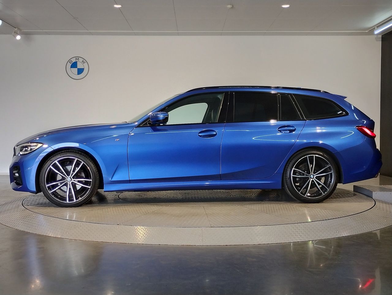 G21 320i RHD