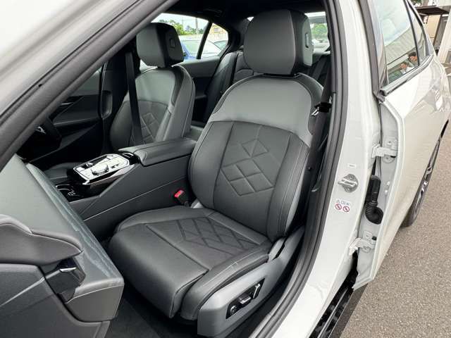 BMW i5 eDrive40 Sedan RHD