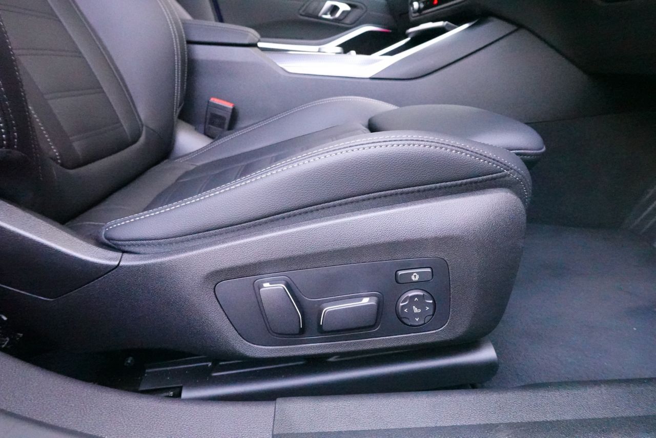 320d xDrive Berline RHD
