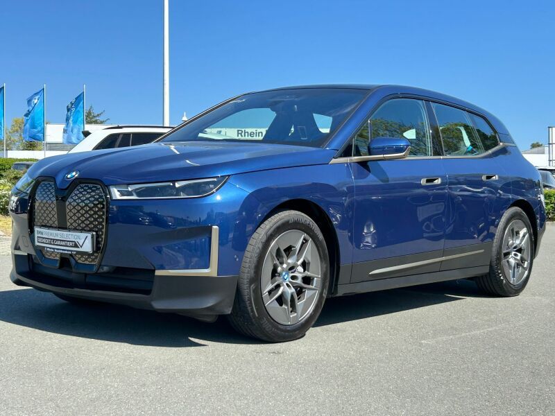 BMW iX