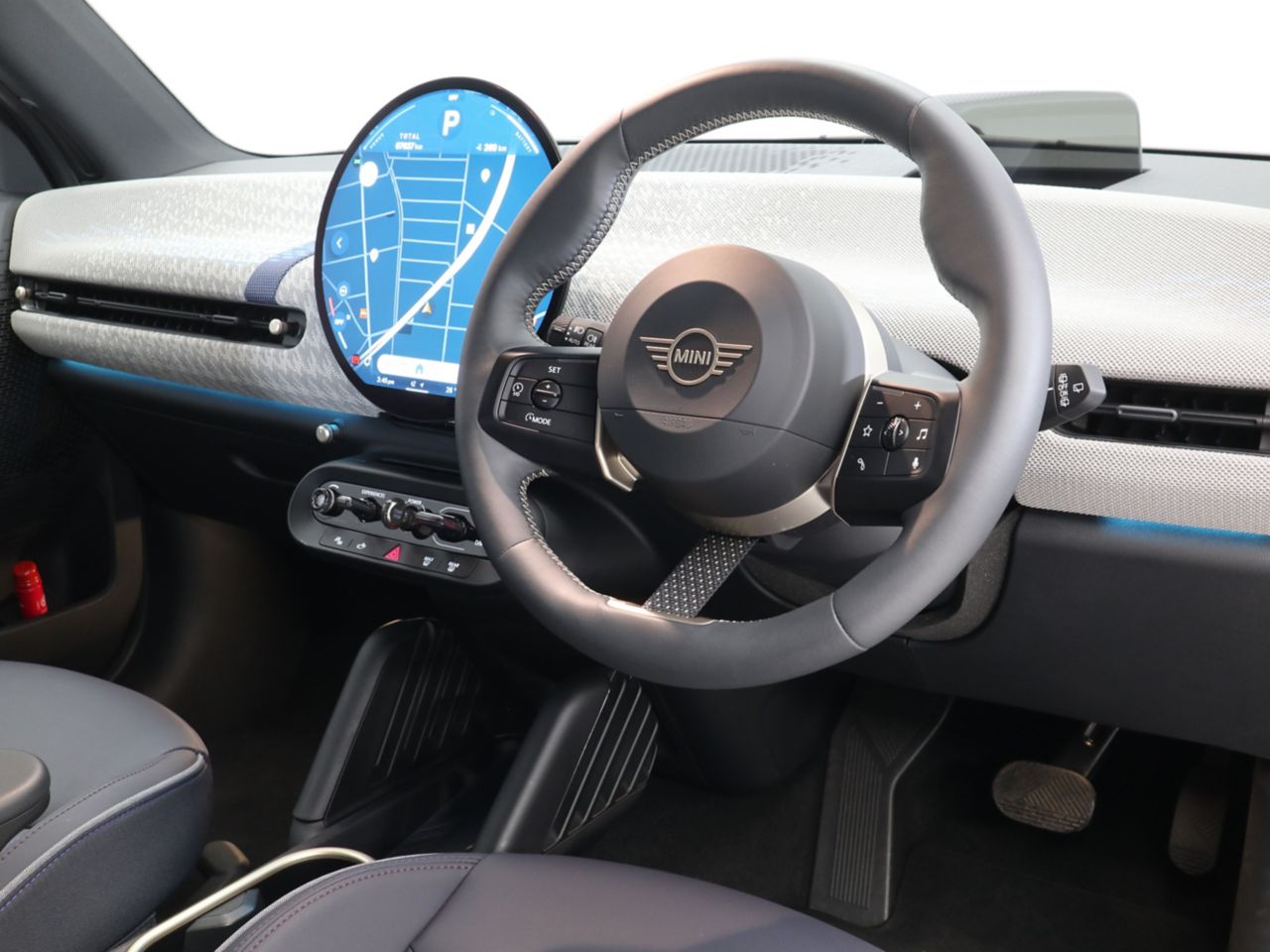 J01 MINI Cooper SE