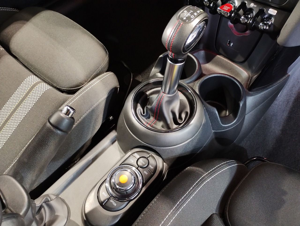 F56 COOPER S D(AT)