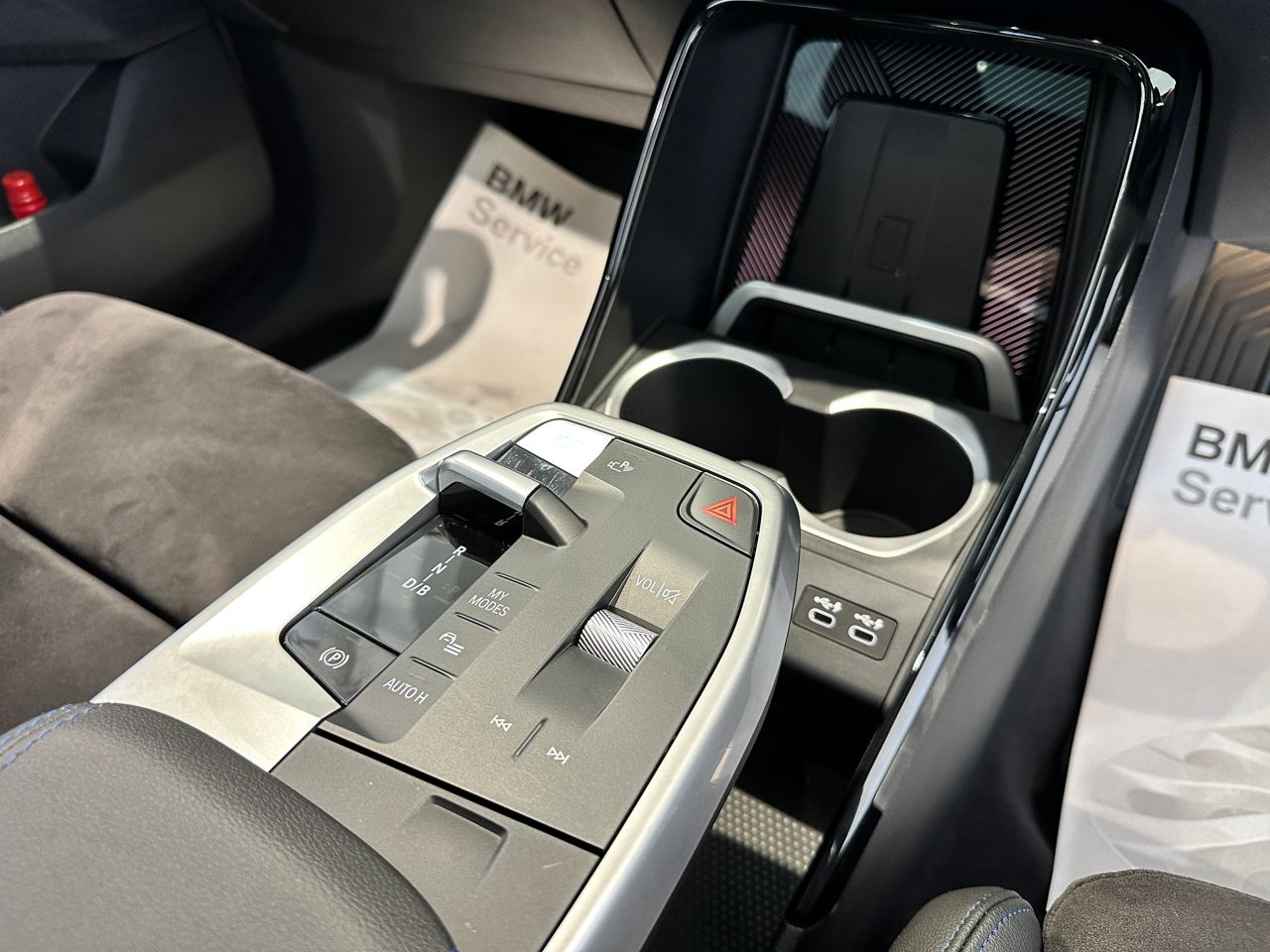 U11 iX1 xDrive30