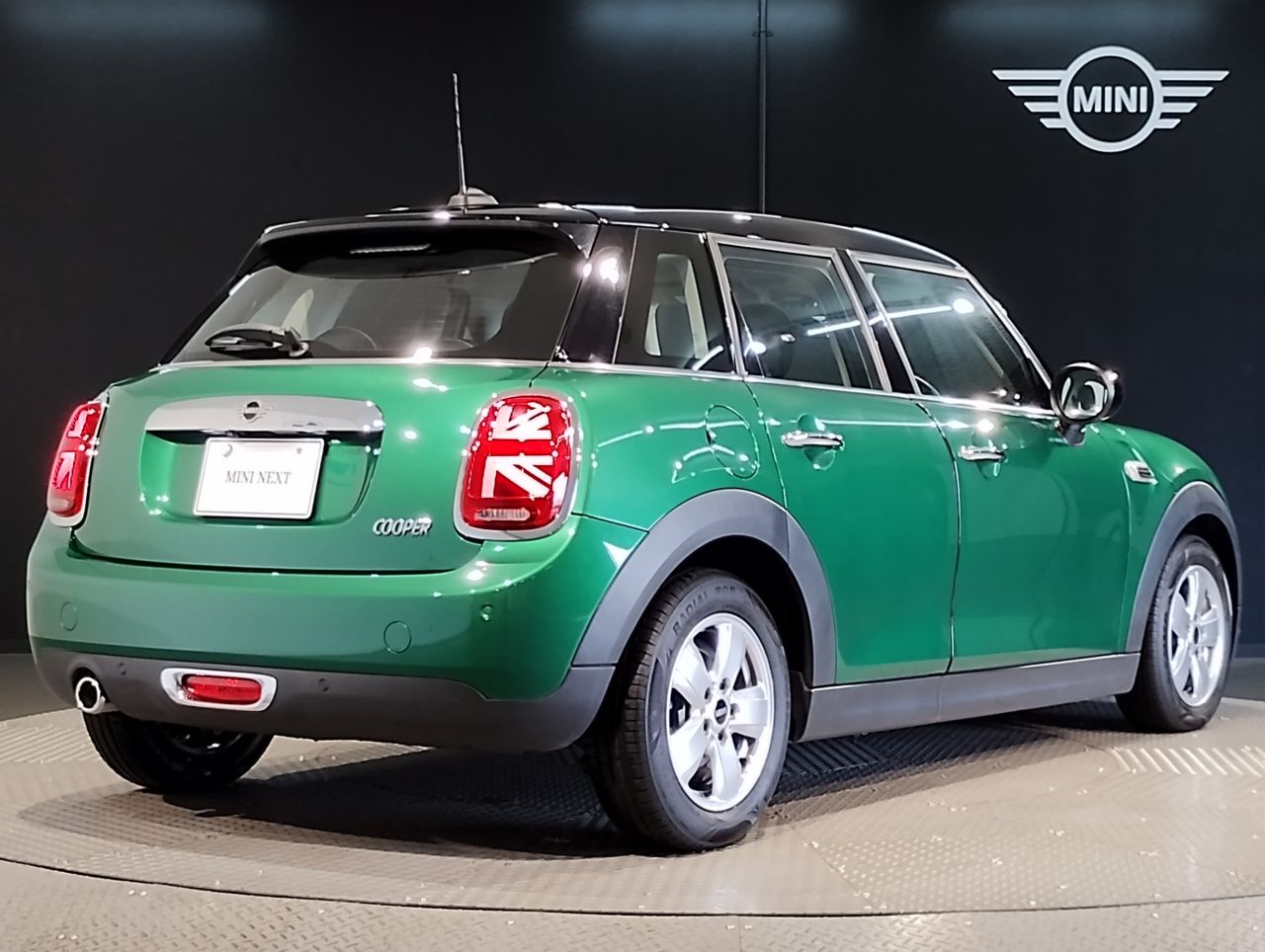 F55 MINI Cooper 5-Door Hatch LCI