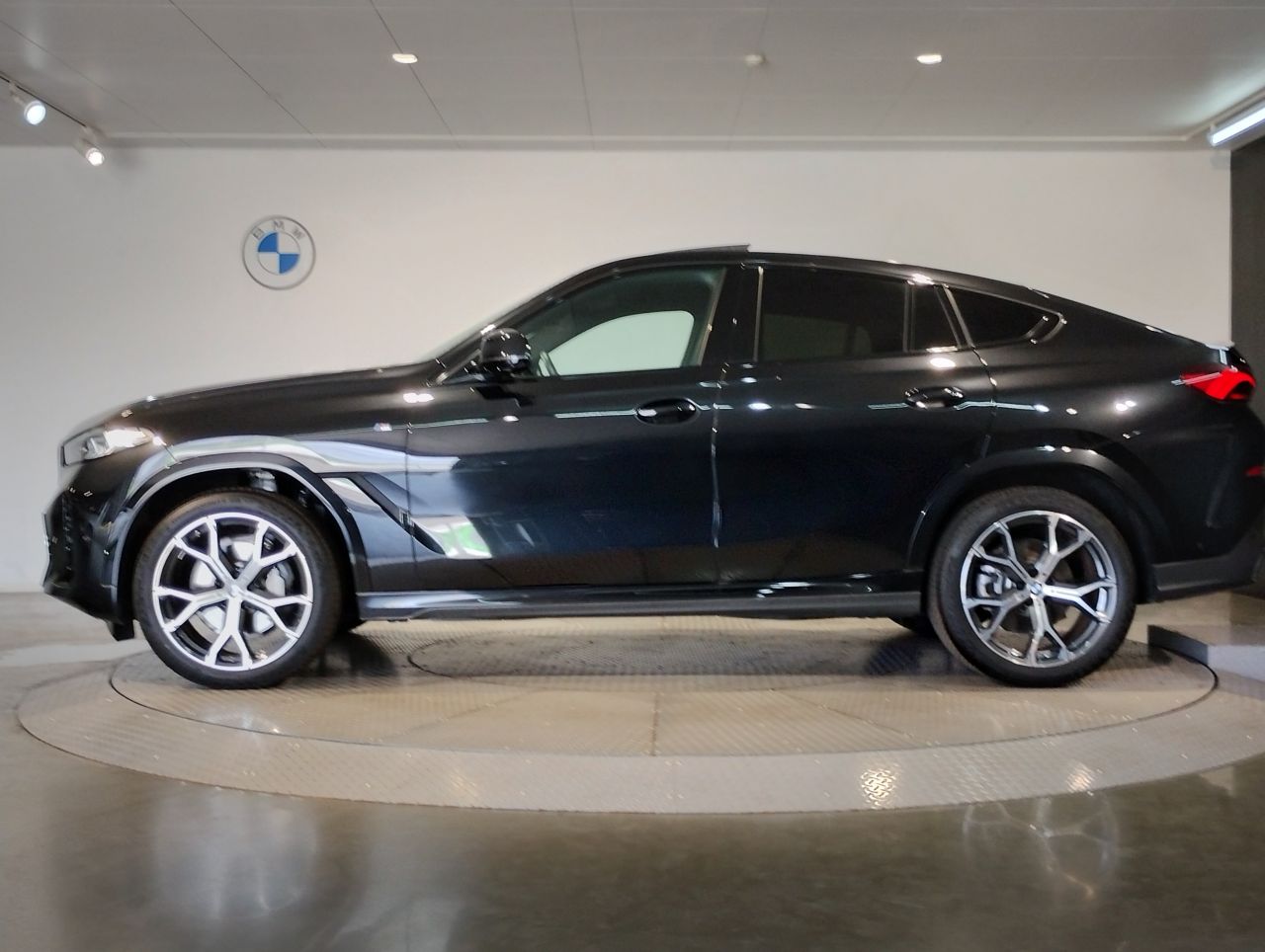 X6 xDrive30d M Sport RHD