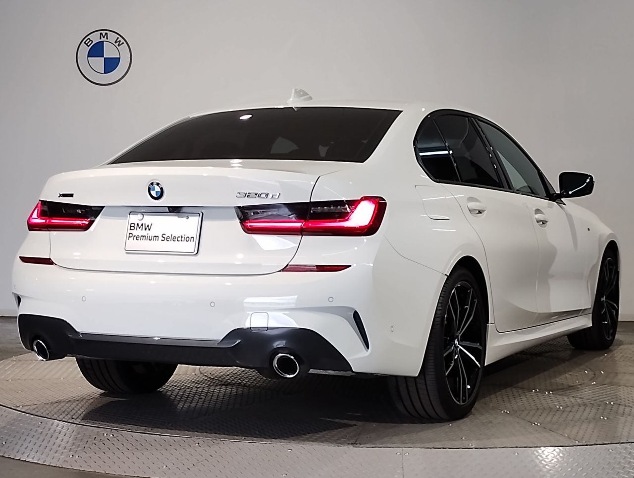 G20 320d xDrive RHD Saloon