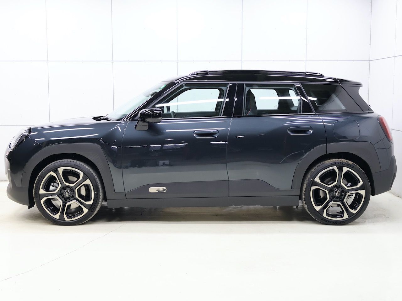 J05 MINI Aceman SE