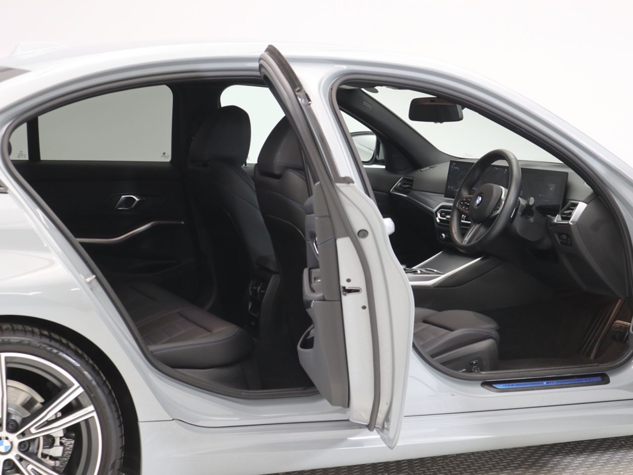 320d xDrive Berline RHD