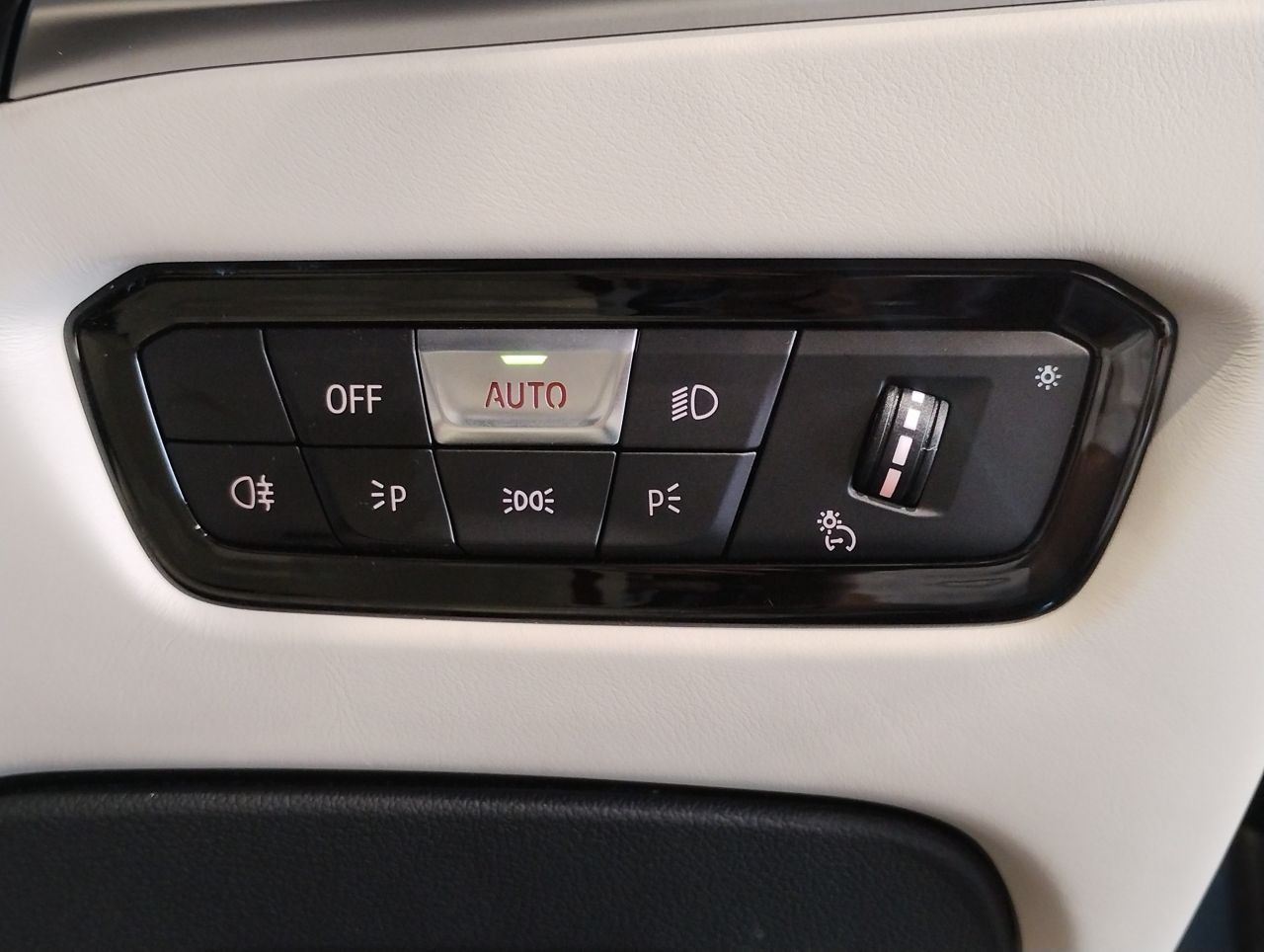 G** 4**i C********** B** 2**i RHD