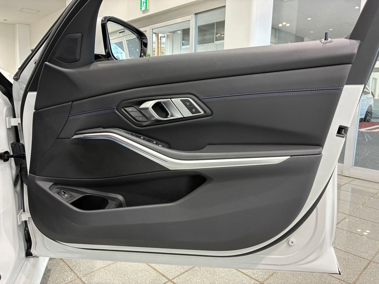 G20 320i Saloon LCI RHD MX