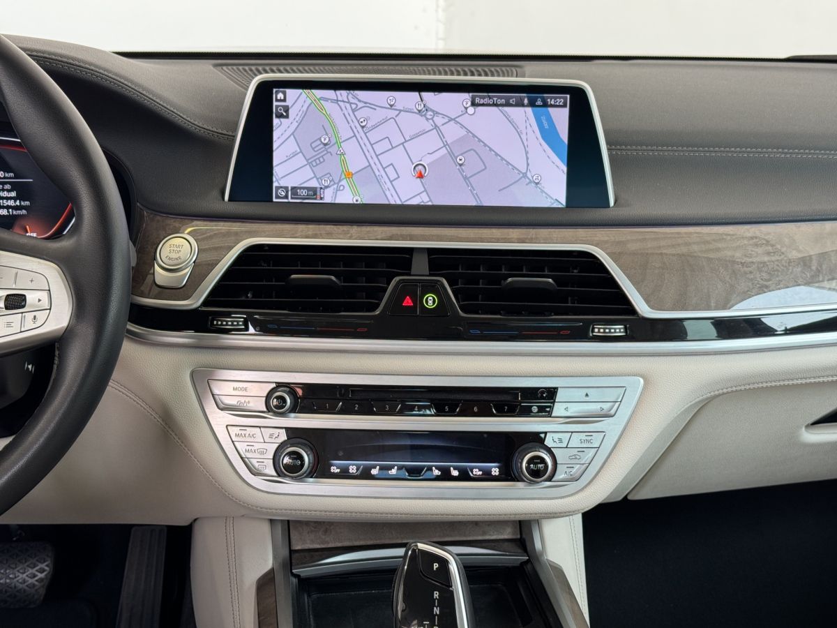 BMW 740