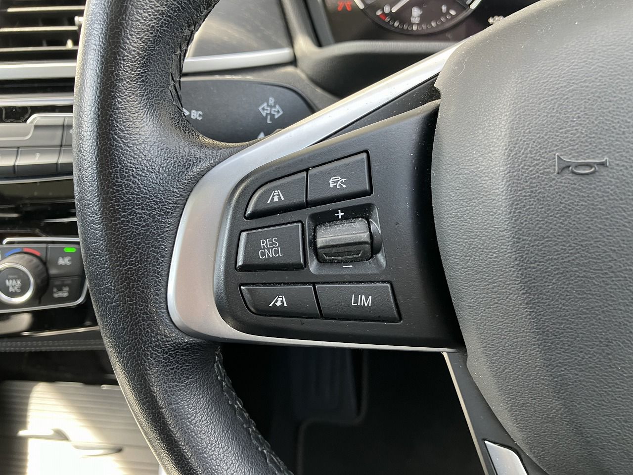 X1 sDrive18i RHD