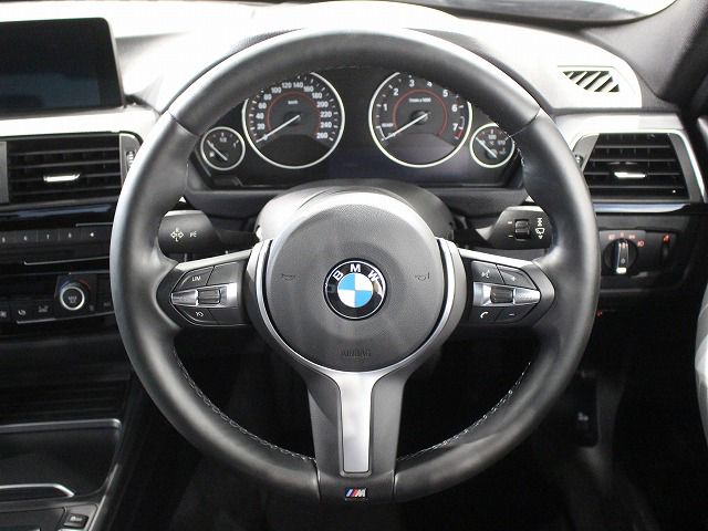 318I SEDAN RHD
