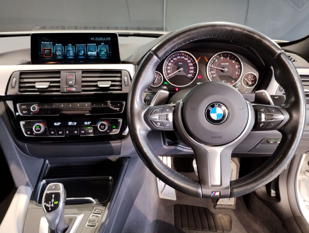 320I SEDAN RHD