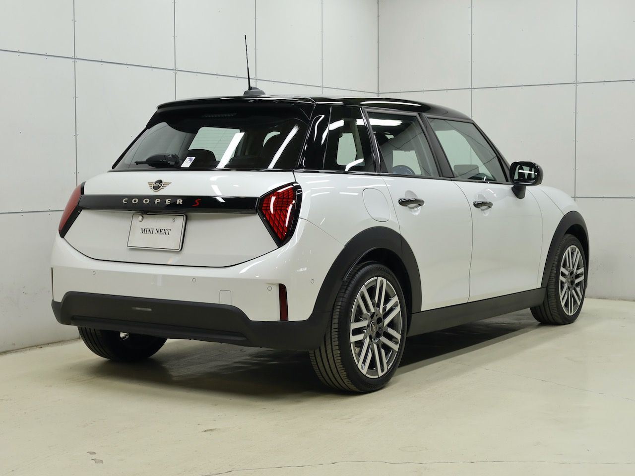 F65 MINI Cooper S 5Dr