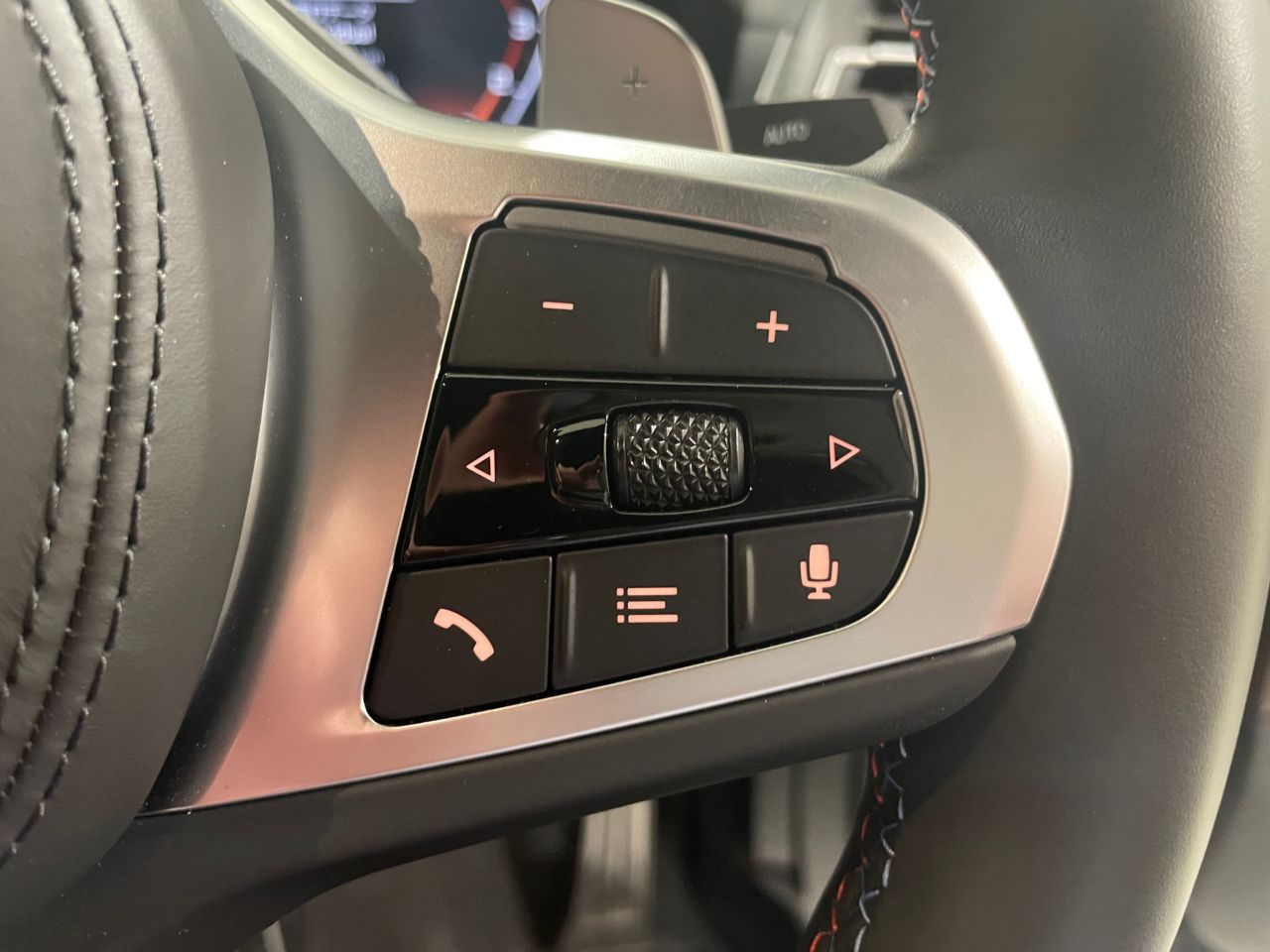 G02 X4 M40i RHD LCI