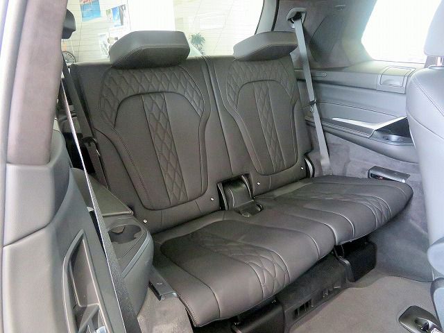 X7 xDrive40d RHD US