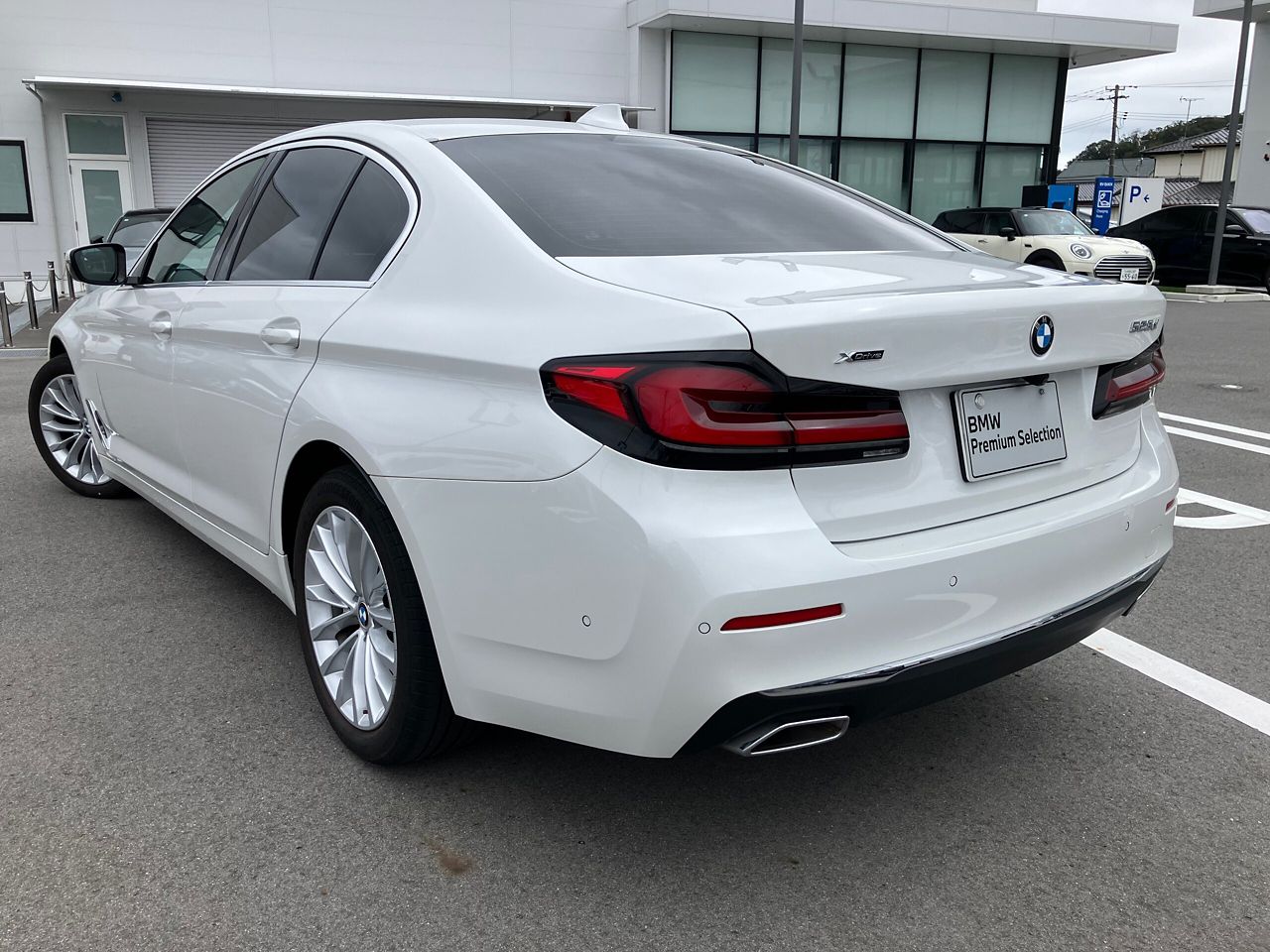 520d xDrive Sedan RHD