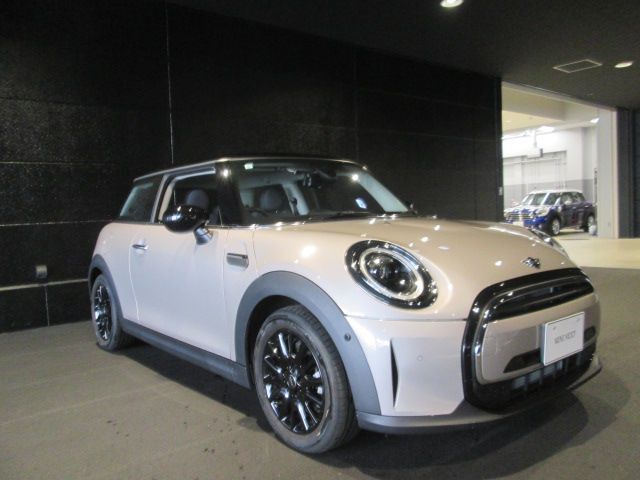 MINI Cooper F56 RHD