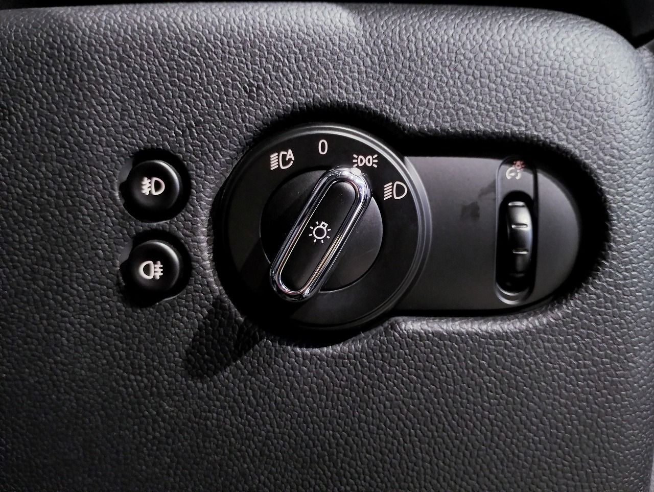 F55 COOPER S D(AT)