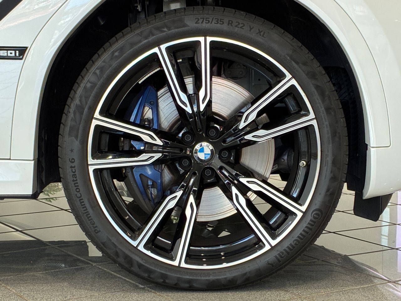 X6 M60i xDrive RHD