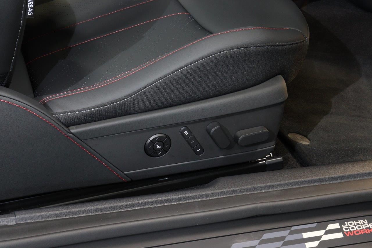 J01 MINI John Cooper Works Electric