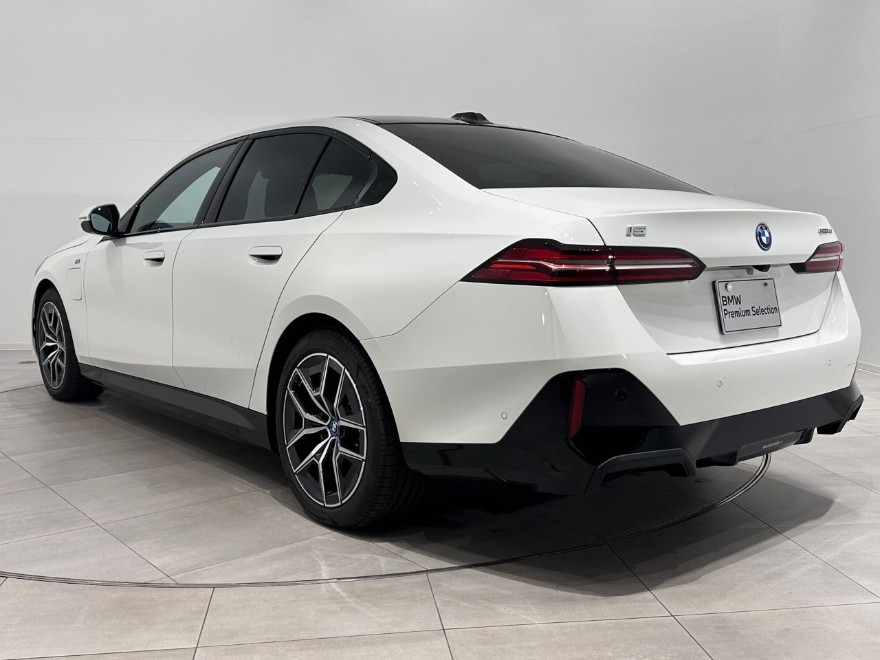 BMW i5 eDrive40 Sedan RHD