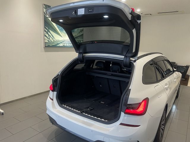 G21 320i RHD