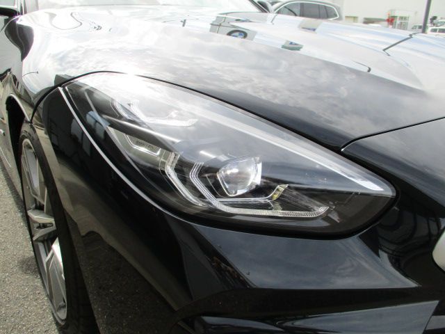 G29 z4 sDrive20i RHD