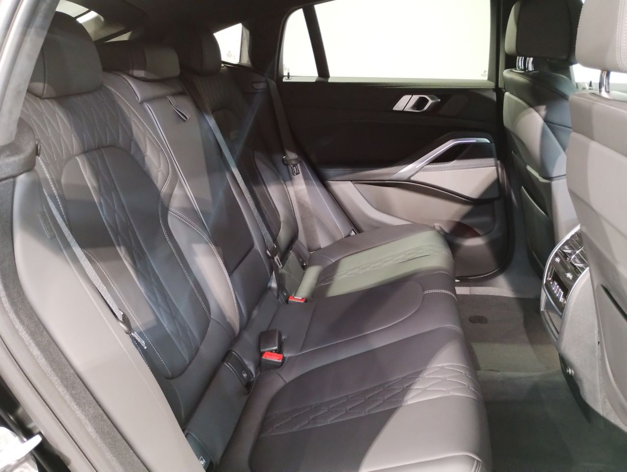 X* M50i RHD