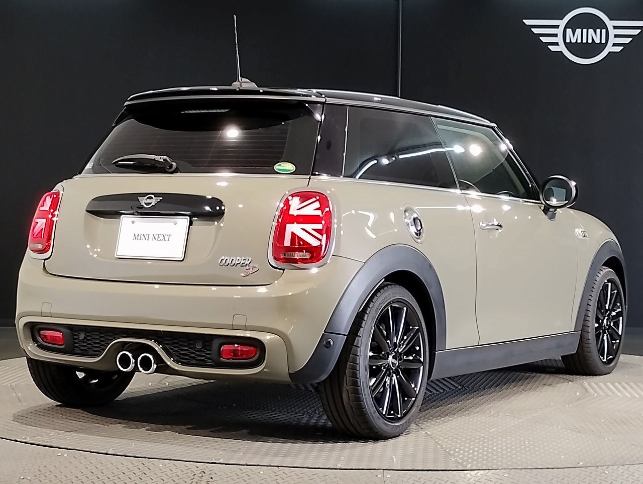 F56 COOPER S D(AT)