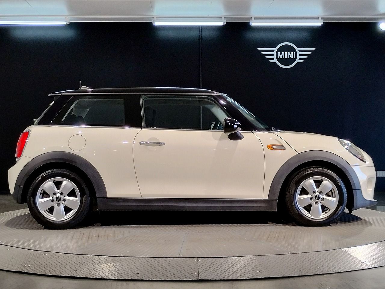 F56 COOPER D (AT)