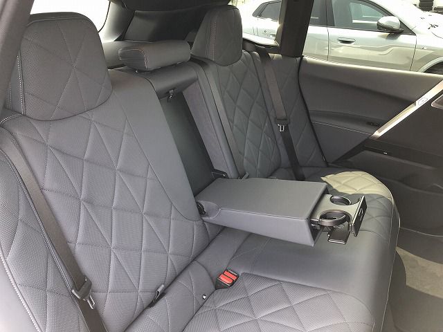 i20 iX xDrive40