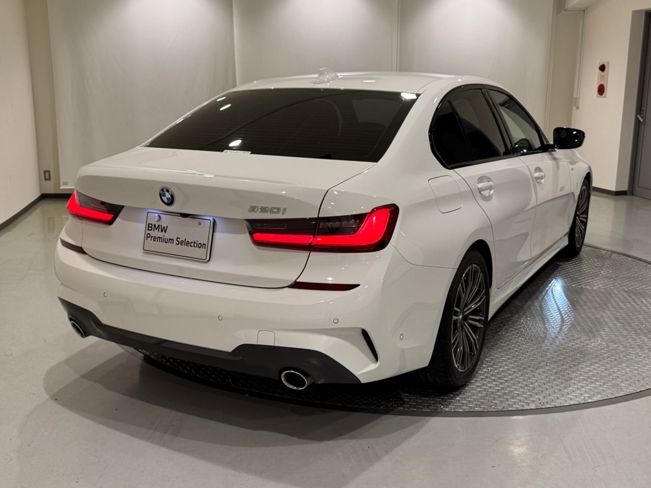 G20 320i Saloon RHD MX