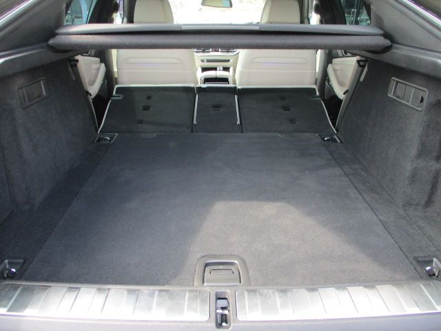 X* xDrive30d RHD