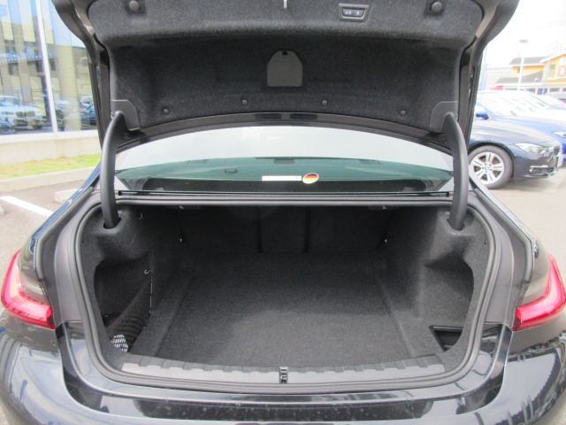 G20 320i Saloon LCI RHD MX
