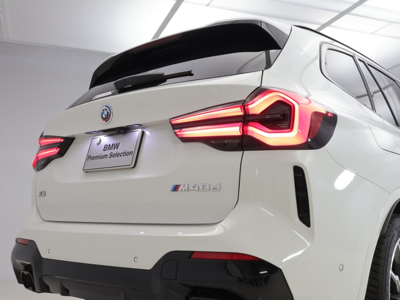 G01 X3 M40d RHD LCI ZA