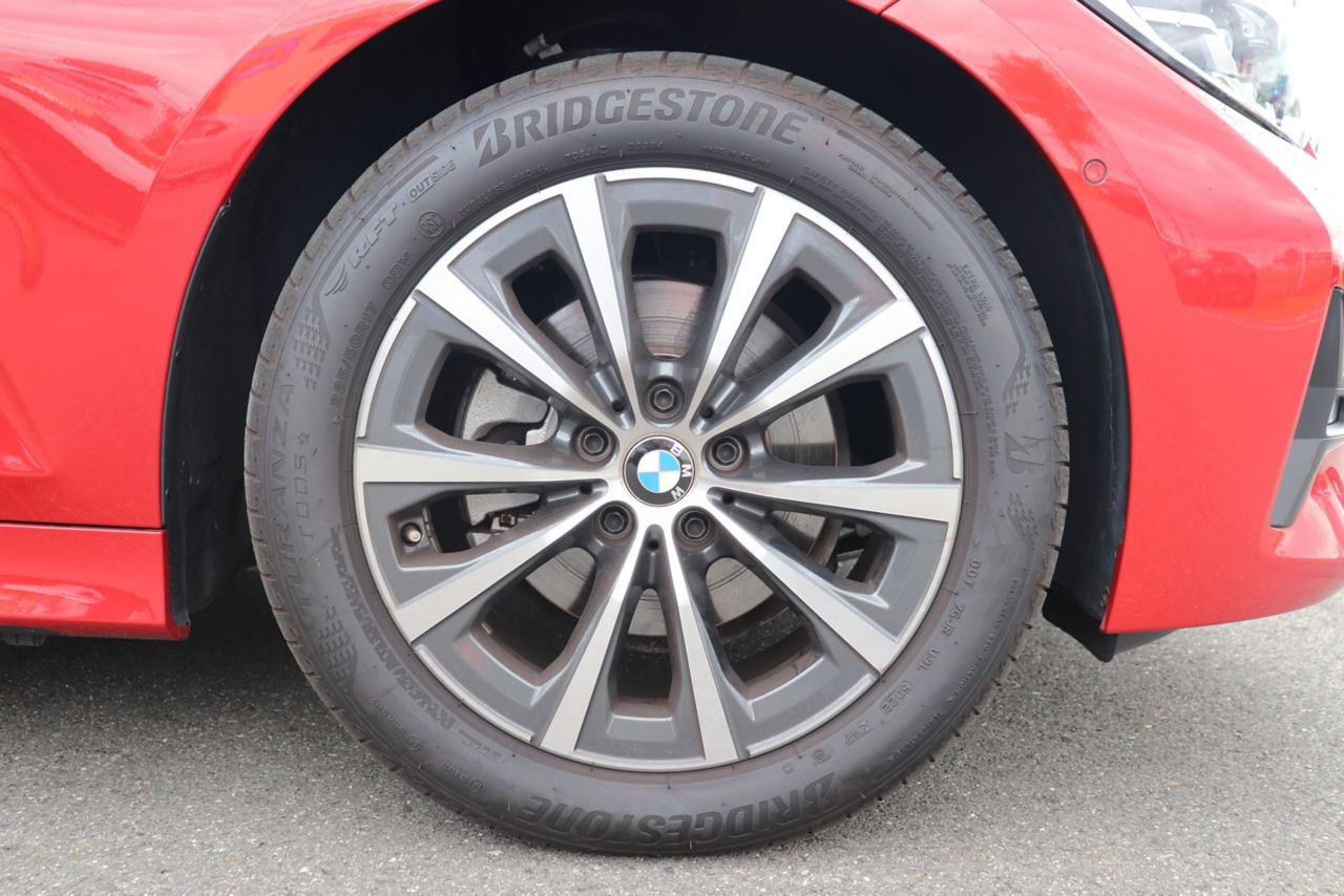 G20 320d xDrive RHD Saloon