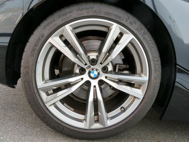 G29 z4 sDrive20i RHD