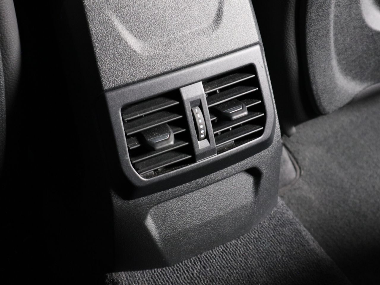 F40 118d Sports Hatch 5-door B47 2.0d