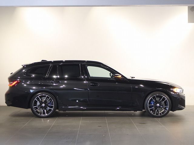 G21 M340i xDrive Touring LCI RHD