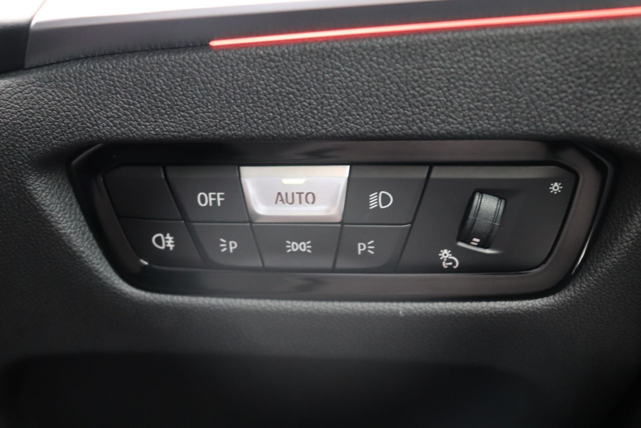 320d xDrive Berline RHD