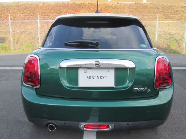 F55 COOPER D (AT)